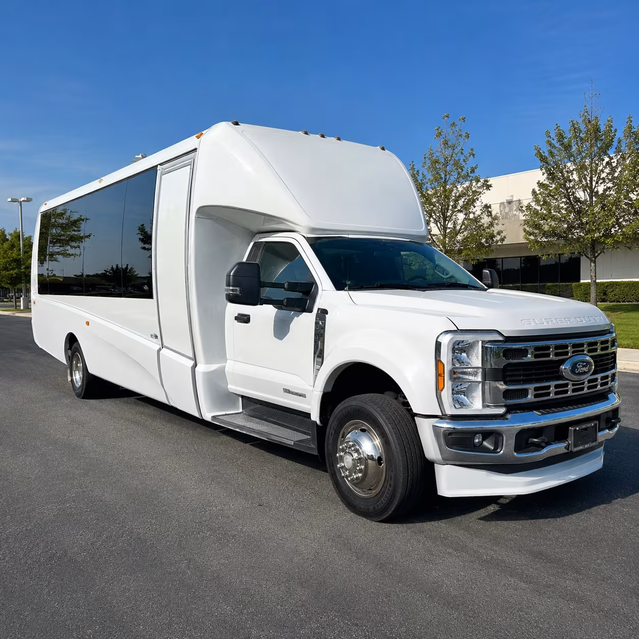 bloomington rent a long distance charter bus in bloomington