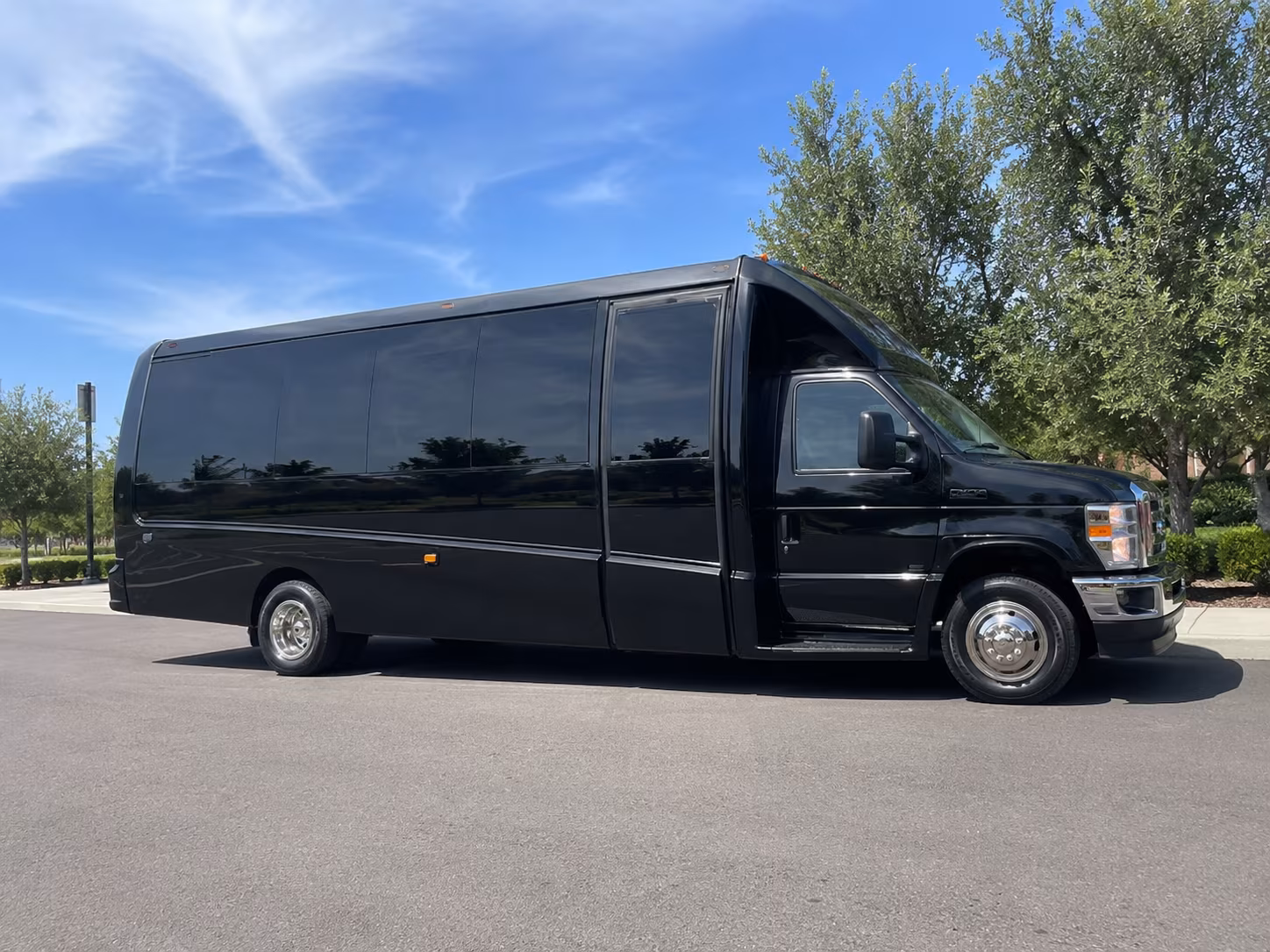 how the type of bus changes the price in woodbury minnesota