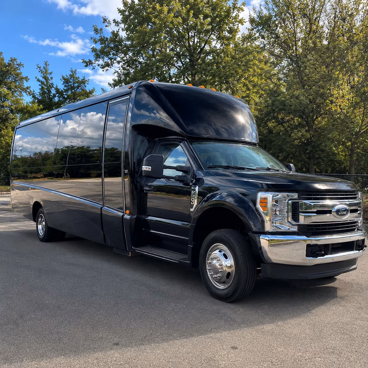 plymouth rent a shuttle bus for your plymouth employees